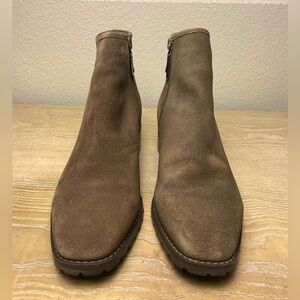 Blondo’ Sawyer Waterproof Ankle Boots Brown Leather Inside Zipper Almond Toe